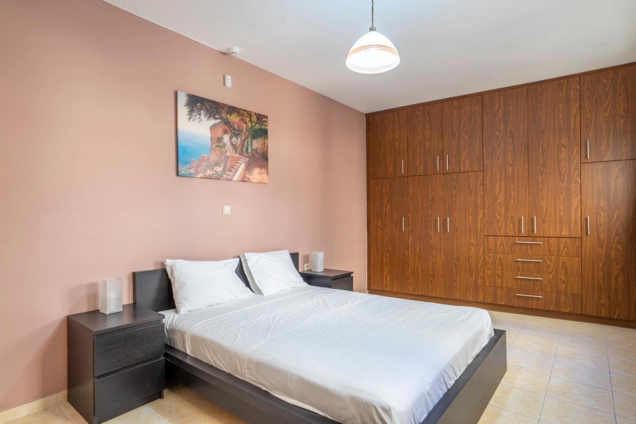 2 Bedroom Renovated Apartment With A View Афины Экстерьер фото