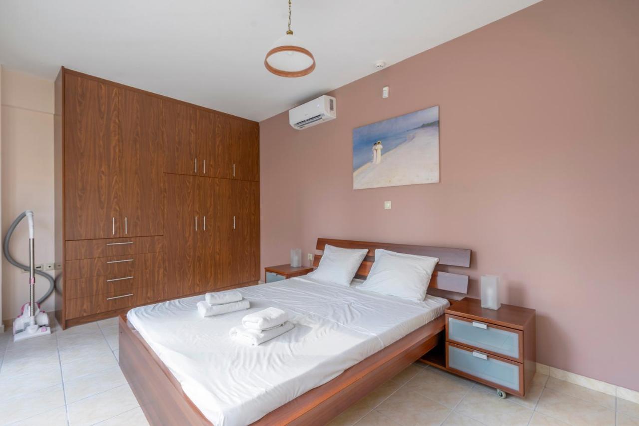 2 Bedroom Renovated Apartment With A View Афины Экстерьер фото