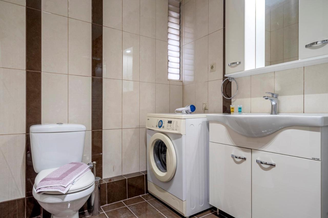2 Bedroom Renovated Apartment With A View Афины Экстерьер фото