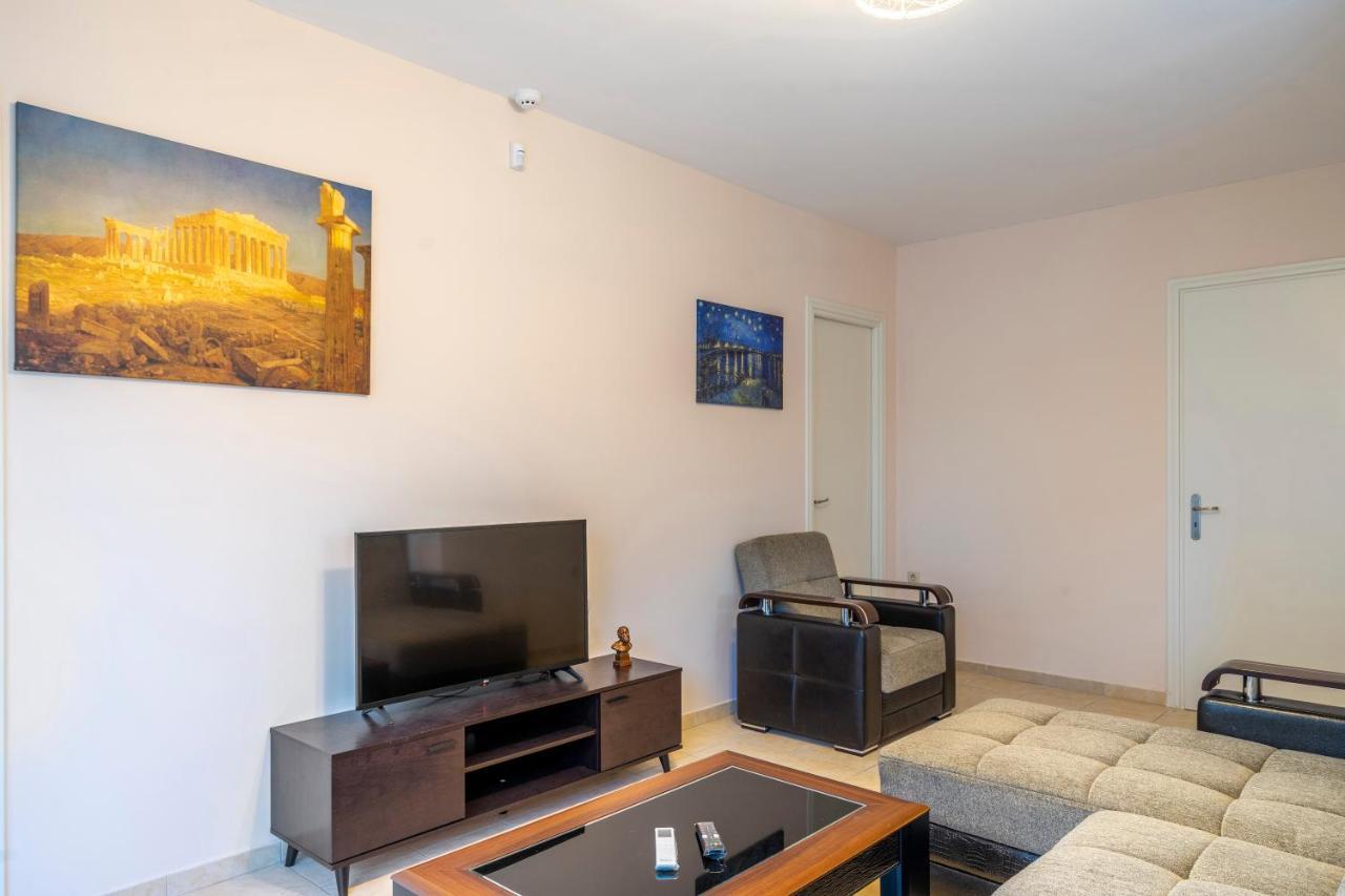 2 Bedroom Renovated Apartment With A View Афины Экстерьер фото